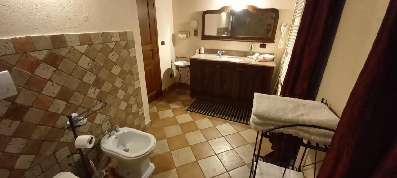 Villa Laura B&B Fossano Bagian luar foto