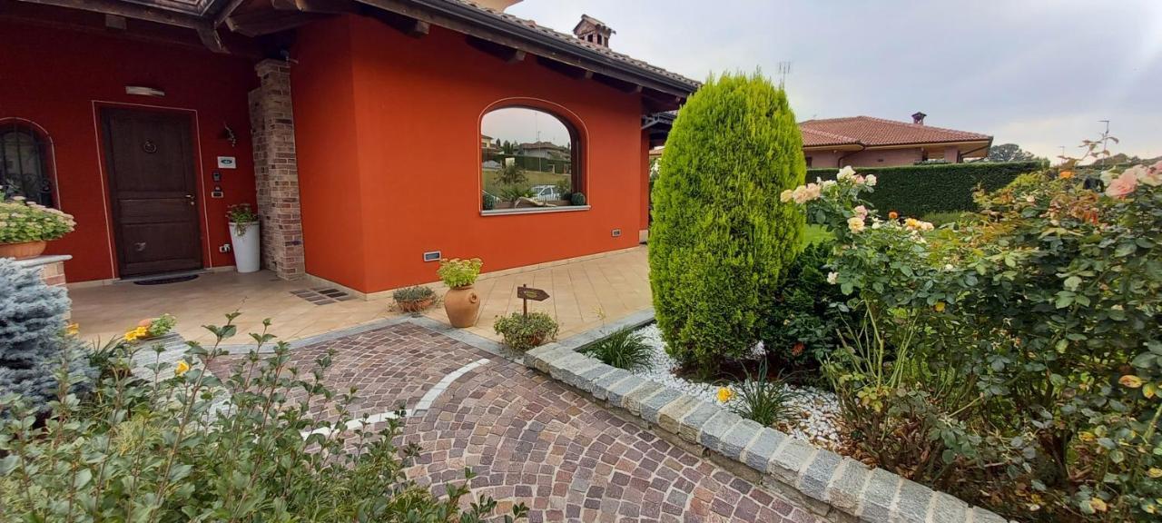 Villa Laura B&B Fossano Bagian luar foto