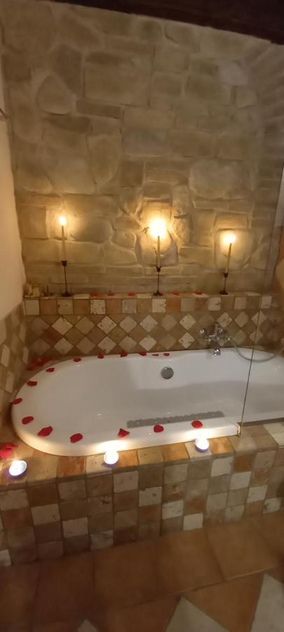 Villa Laura B&B Fossano Bagian luar foto