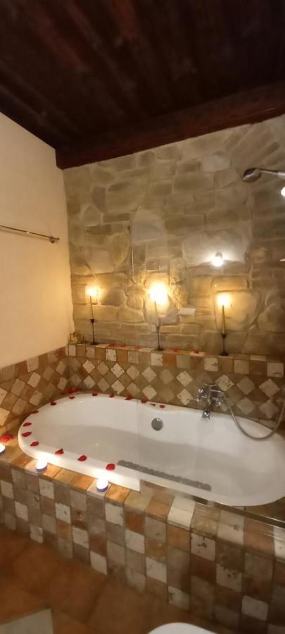 Villa Laura B&B Fossano Bagian luar foto