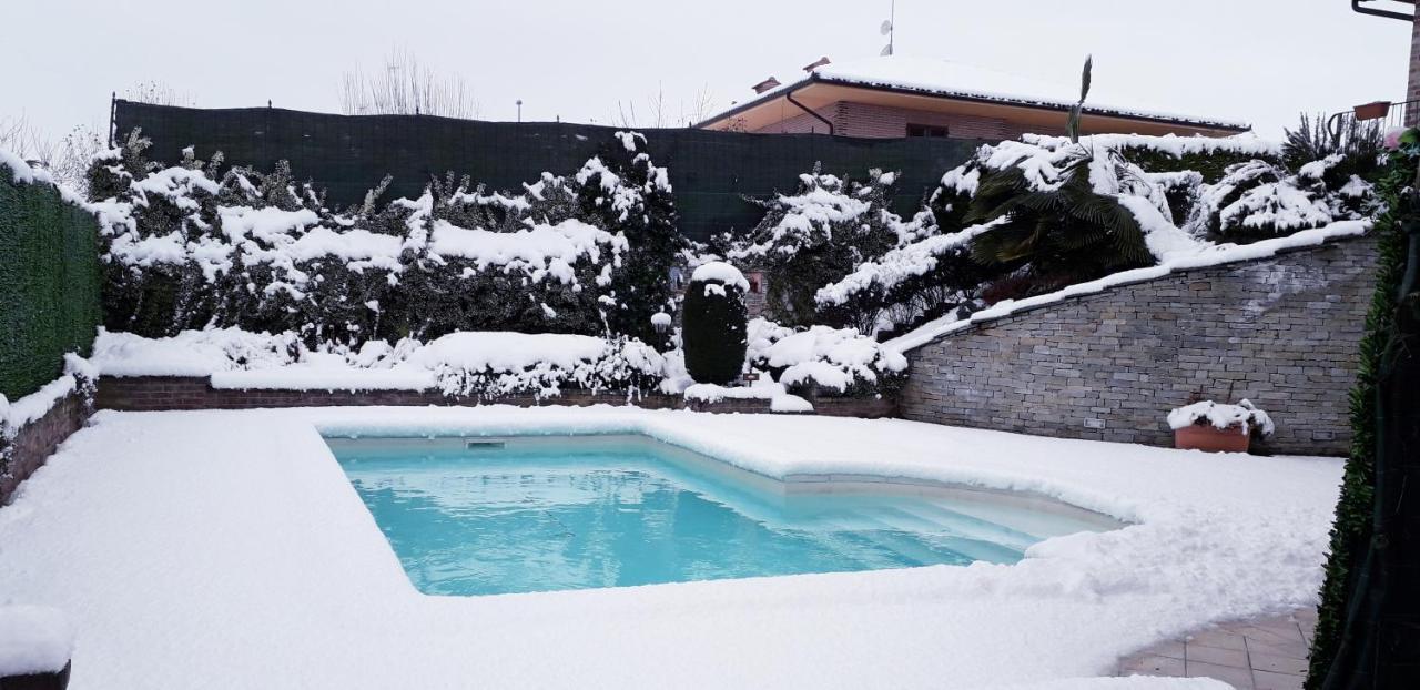 Villa Laura B&B Fossano Bagian luar foto