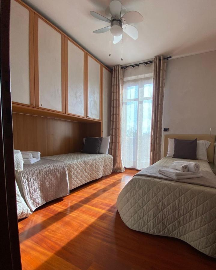 Villa Laura B&B Fossano Bagian luar foto