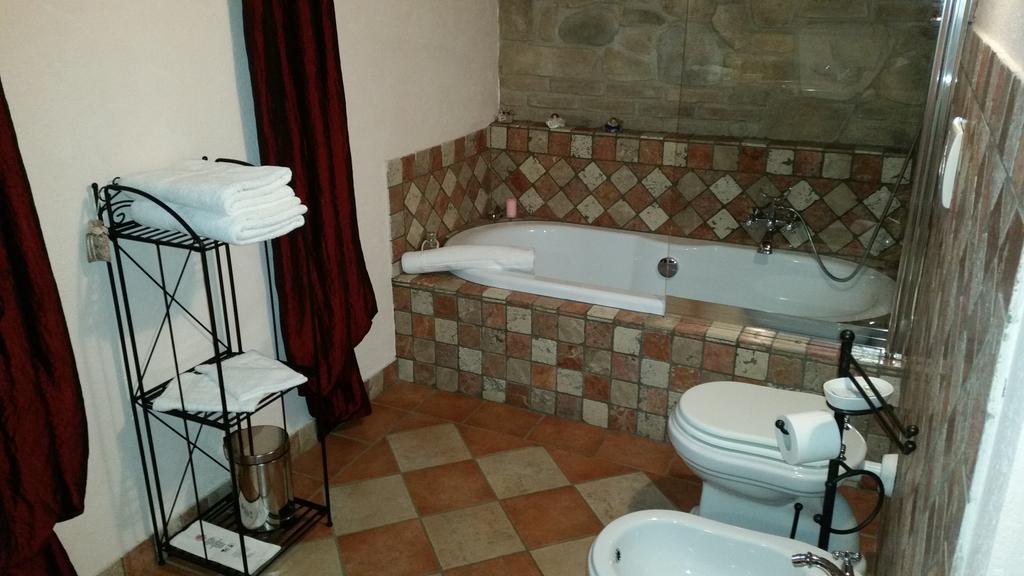 Villa Laura B&B Fossano Ruang foto