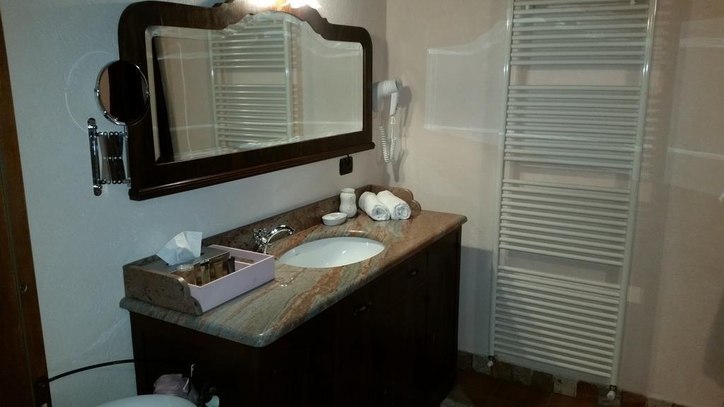 Villa Laura B&B Fossano Ruang foto