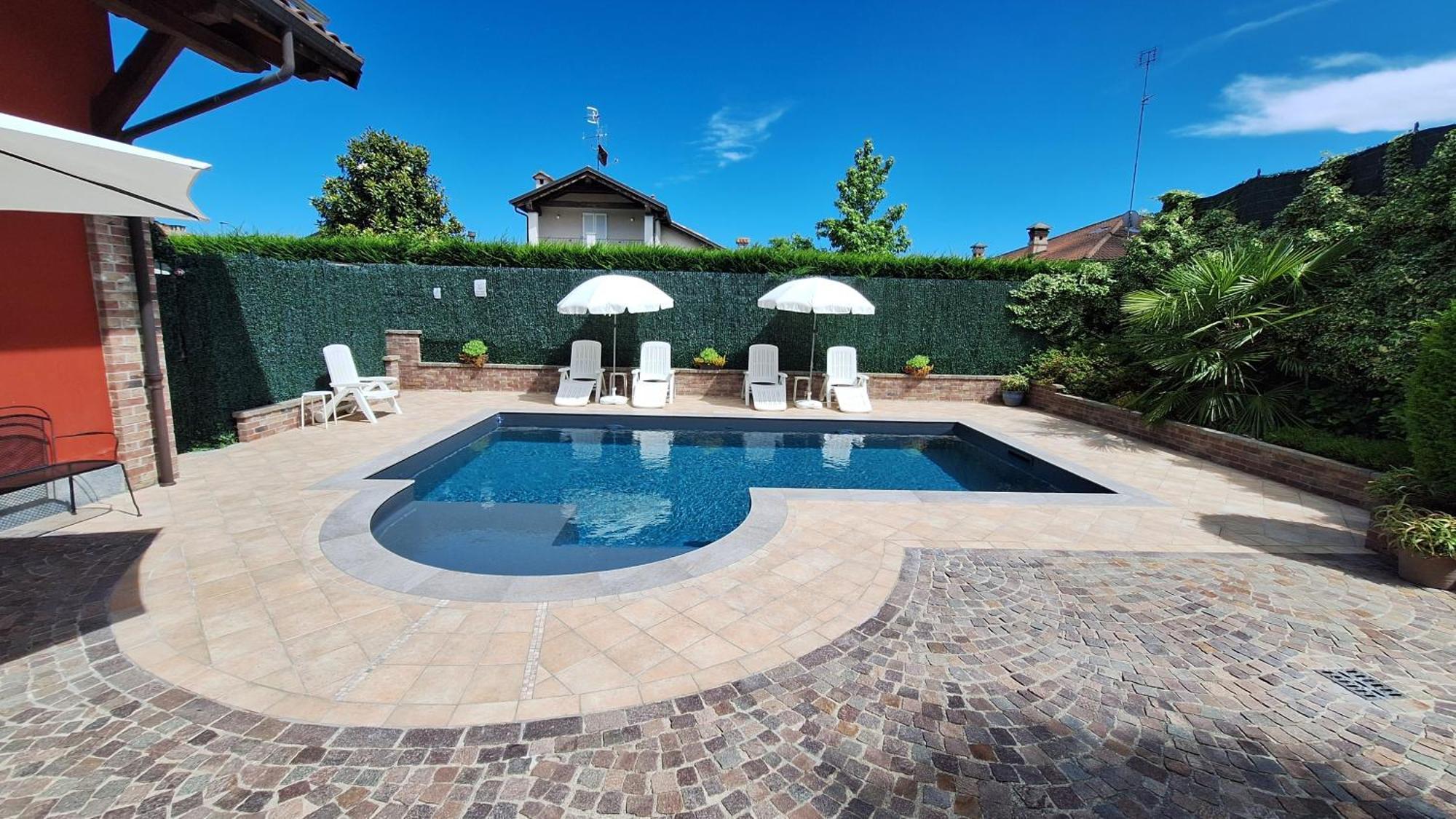 Villa Laura B&B Fossano Bagian luar foto
