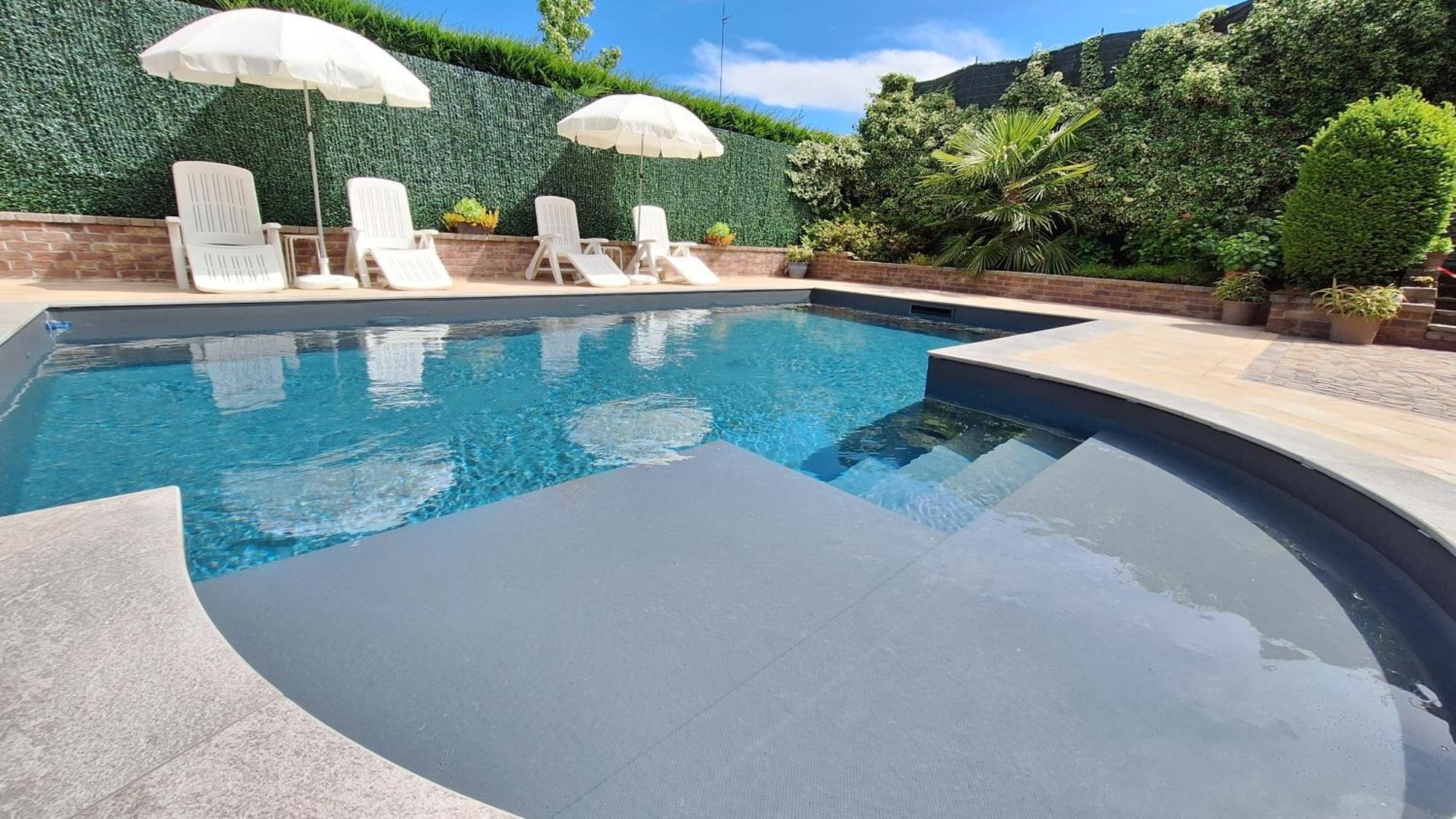 Villa Laura B&B Fossano Bagian luar foto