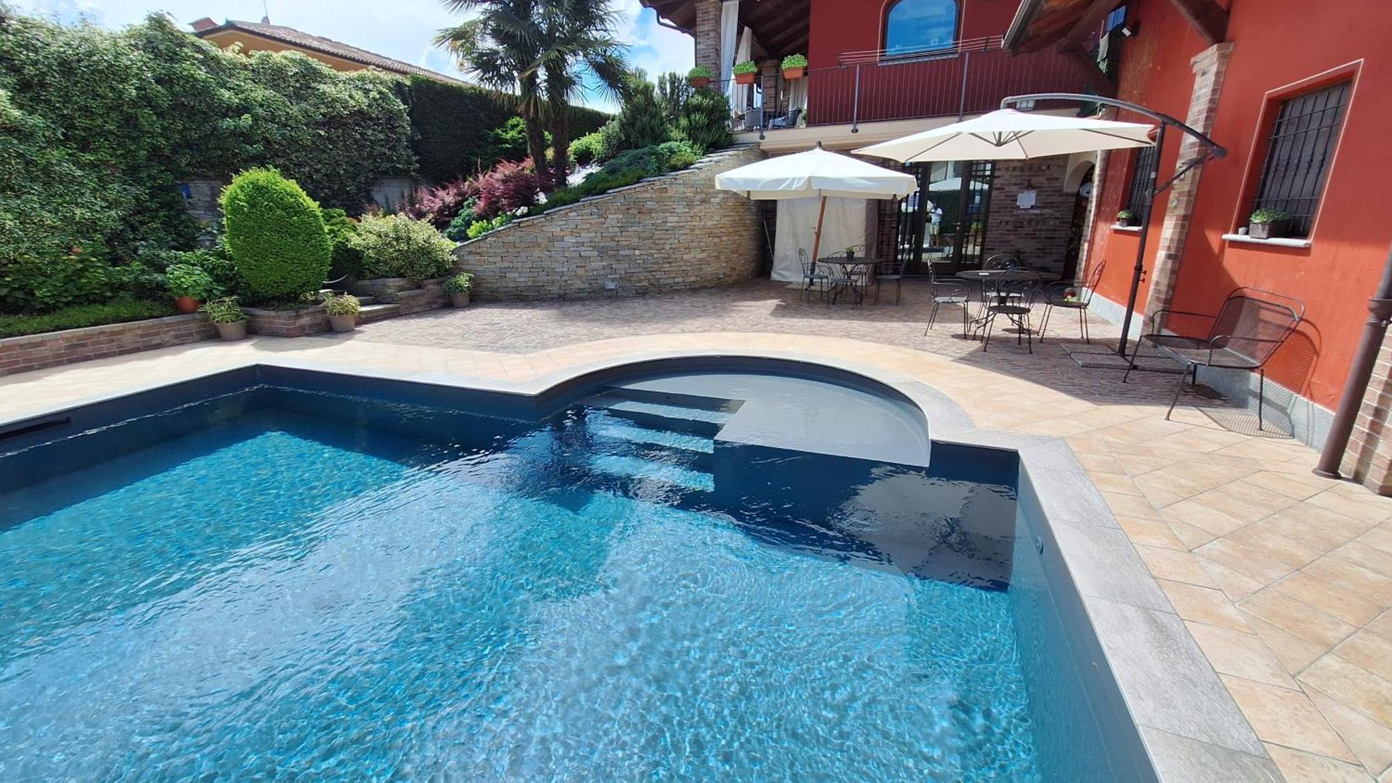 Villa Laura B&B Fossano Bagian luar foto
