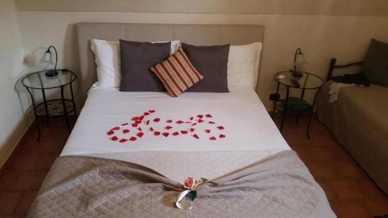 Villa Laura B&B Fossano Bagian luar foto